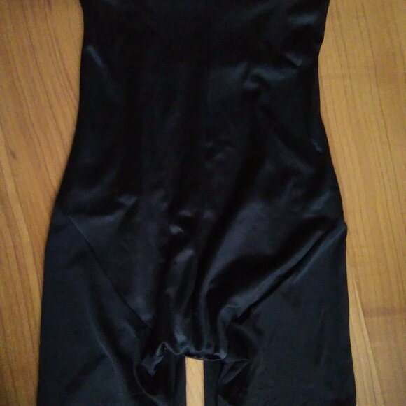 Medium Control Silky Shapewear - Picture 4 of 6